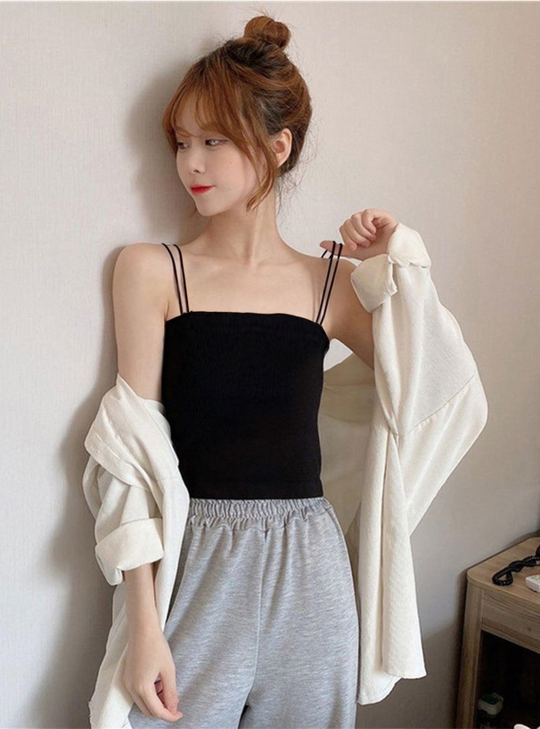 カップ付きダブルストラップキャミソール