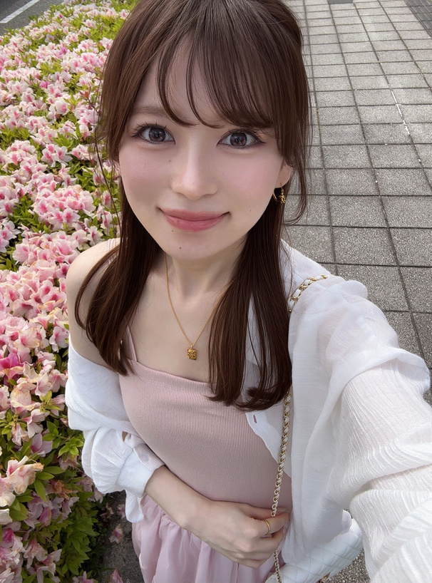 カップ付きダブルストラップキャミソール