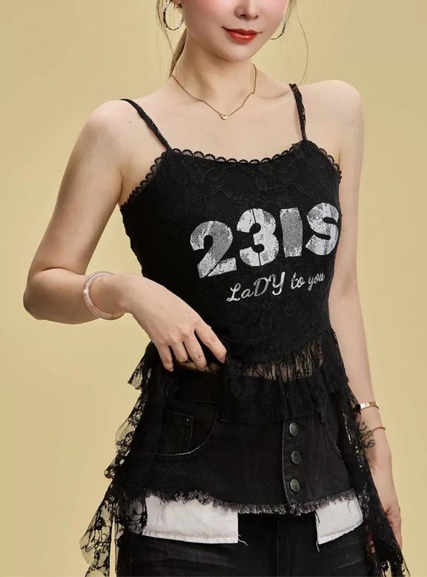 ロゴプリントアシンメトリーレースキャミソール