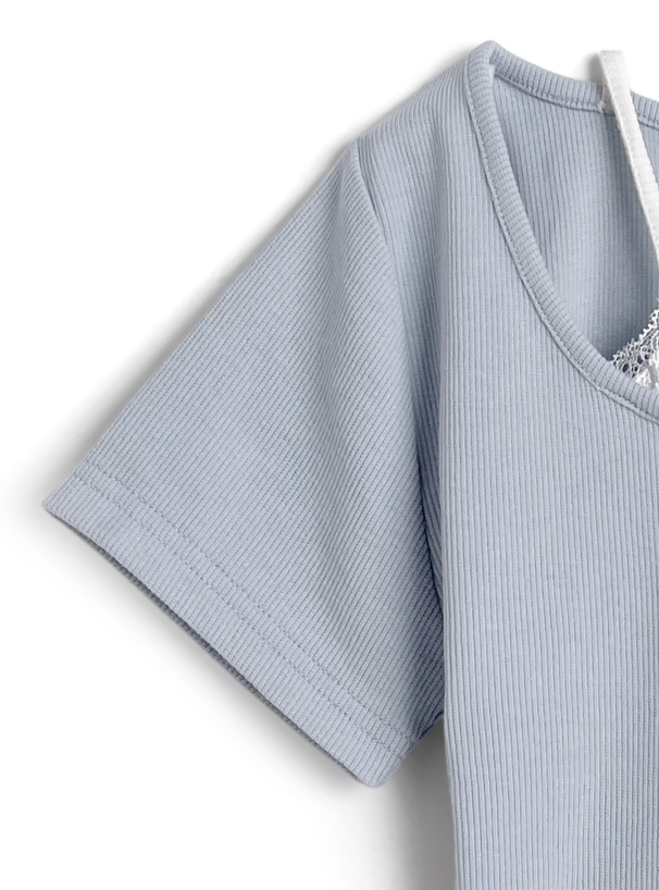 レースレイヤード風リブトップス