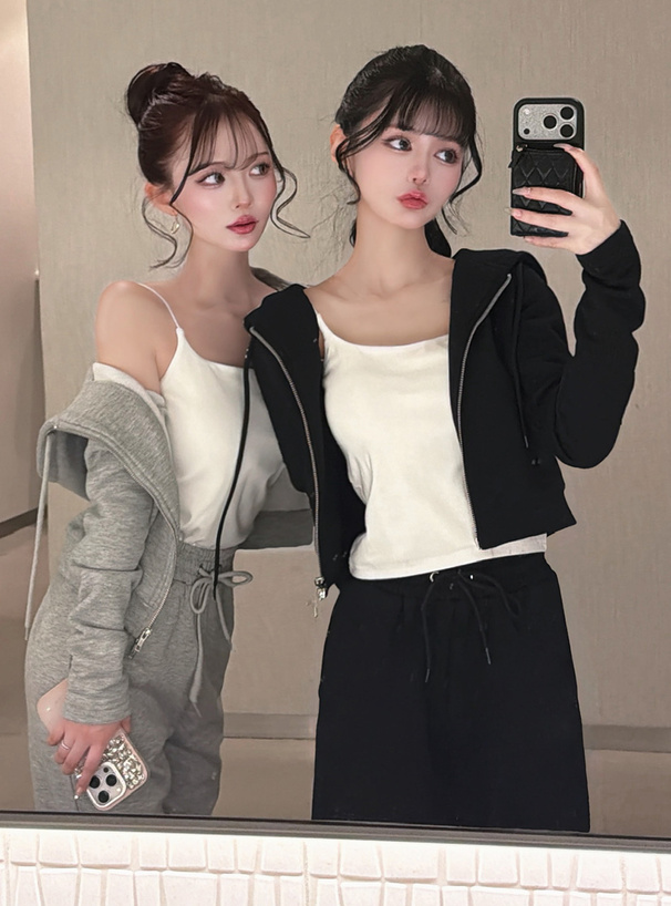 カップ付きショート丈キャミソール