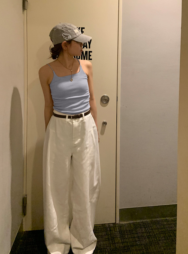 カップ付きショート丈キャミソール