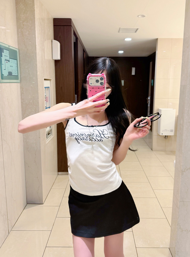 配色ロゴ刺繍ギャザータンクトップ