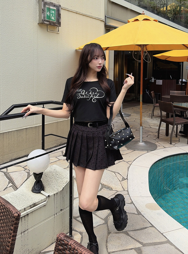ロゴプリントショート丈Tシャツ