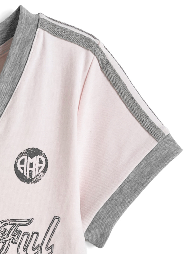 Vネックユニフォーム風ロゴプリントトップス