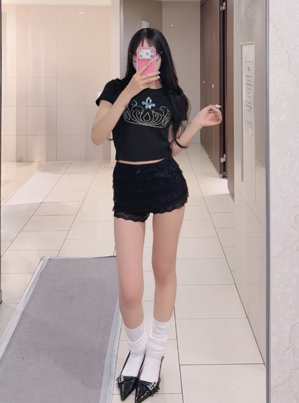 ラインストーンロゴショート丈Tシャツ