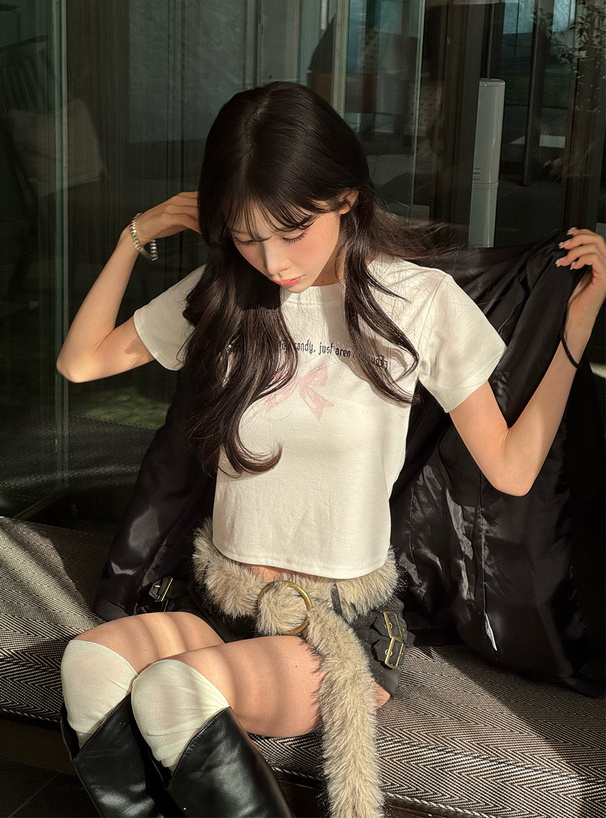 リボンロゴプリントTシャツ