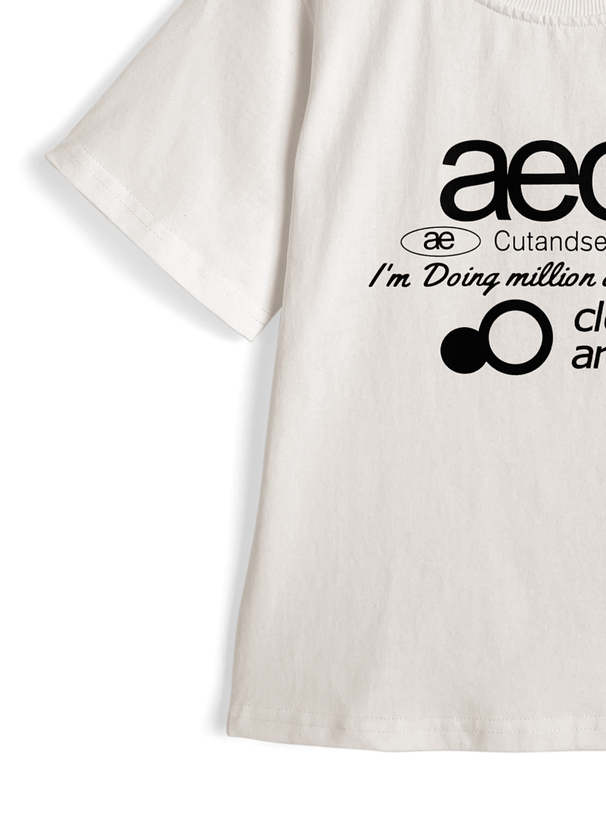 ロゴプリントTシャツ