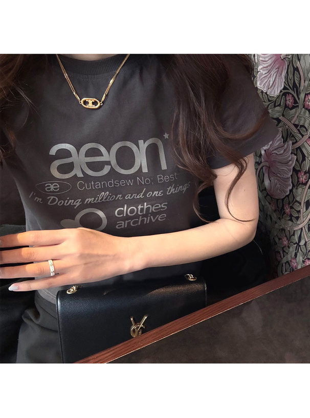 ロゴプリントTシャツ