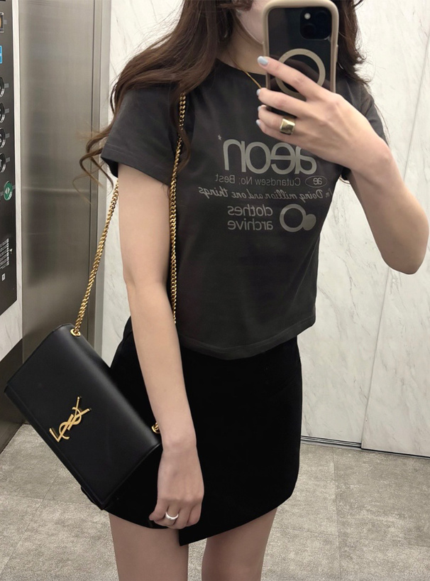 ロゴプリントTシャツ