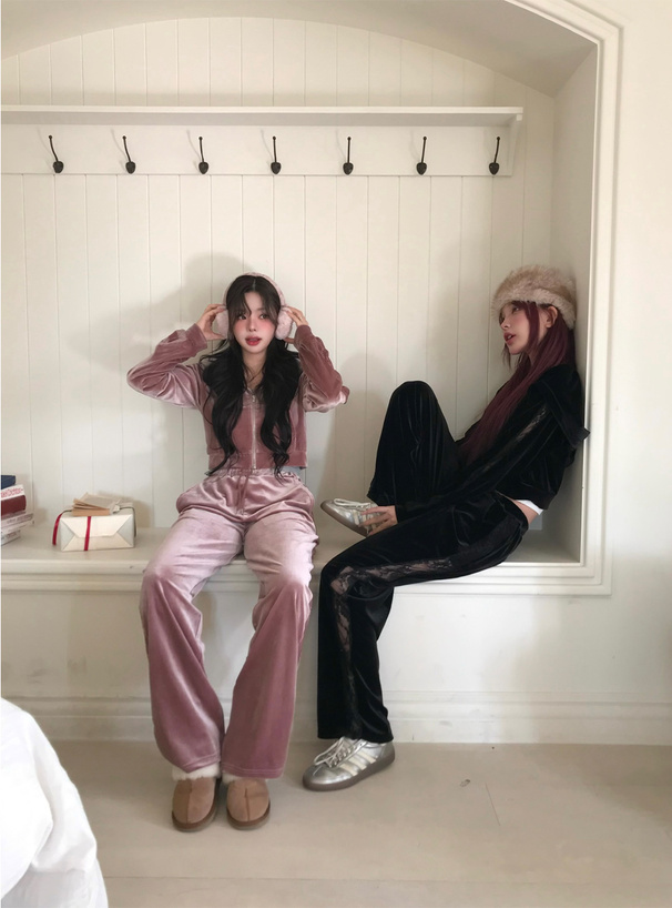 ベロアレースパーカー×ワイドパンツセットアップ