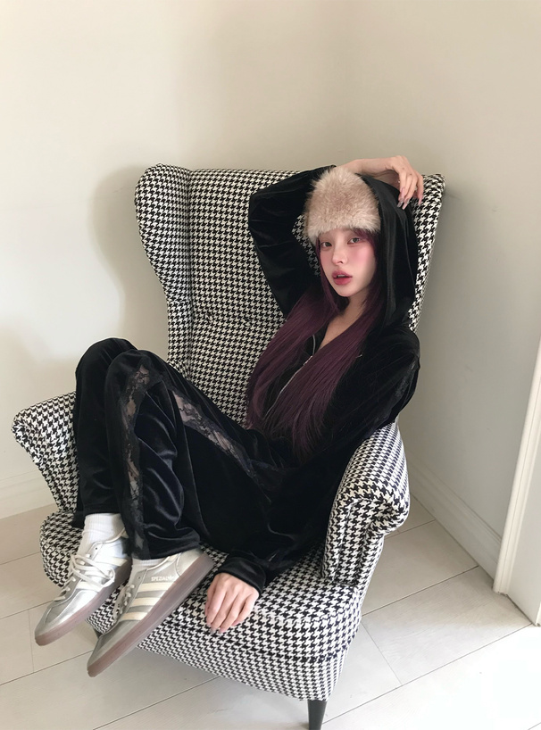 ベロアレースパーカー×ワイドパンツセットアップ