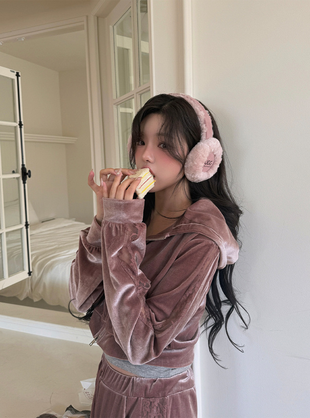 ベロアレースパーカー×ワイドパンツセットアップ