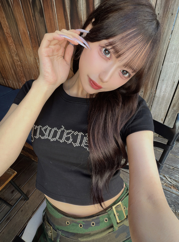 スタッズロゴTシャツ