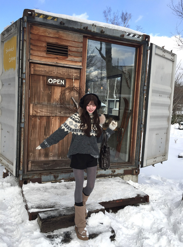 タックショートパンツ