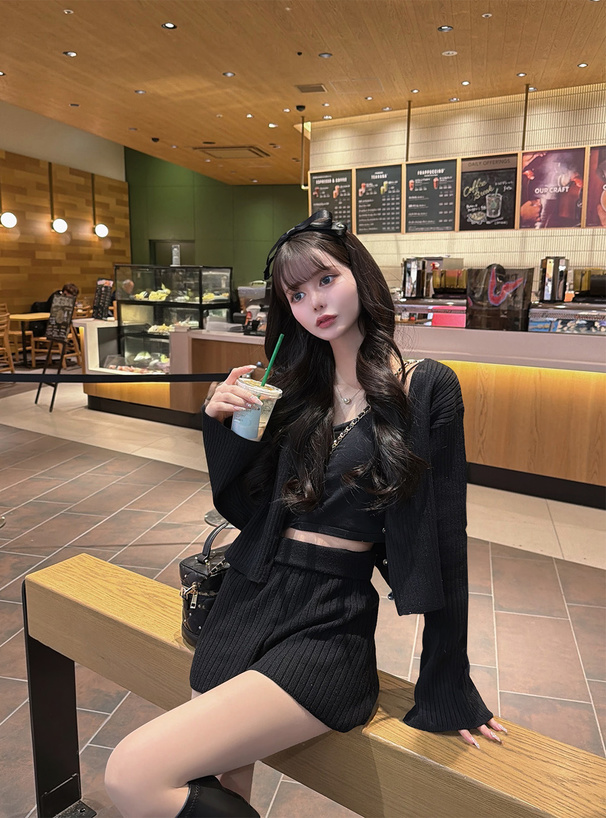 ゴールドボタンフレアスリーブニットカーディガン