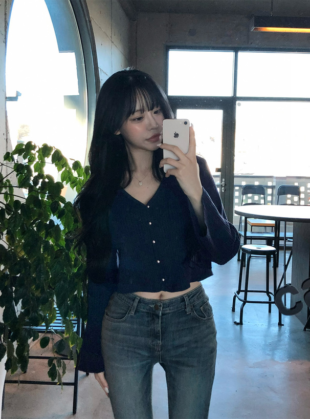 ゴールドボタンフレアスリーブニットカーディガン