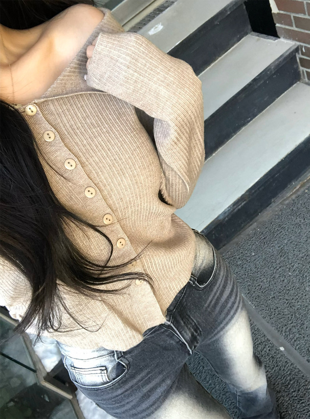 ビッグカラーオフショルダーニットトップス