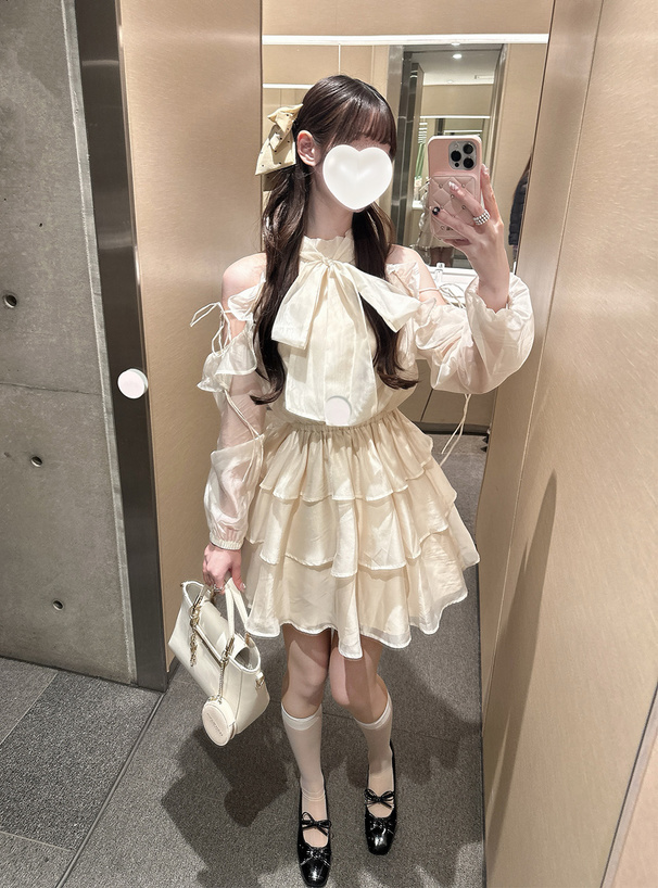 シアーショルダーオープンアメスリティアードミニワンピース