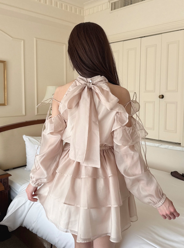 シアーショルダーオープンアメスリティアードミニワンピース