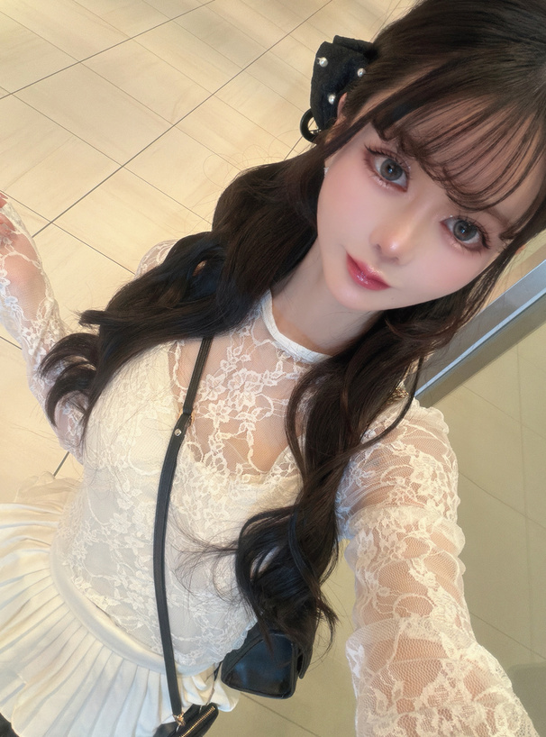 ショート丈レーストップス