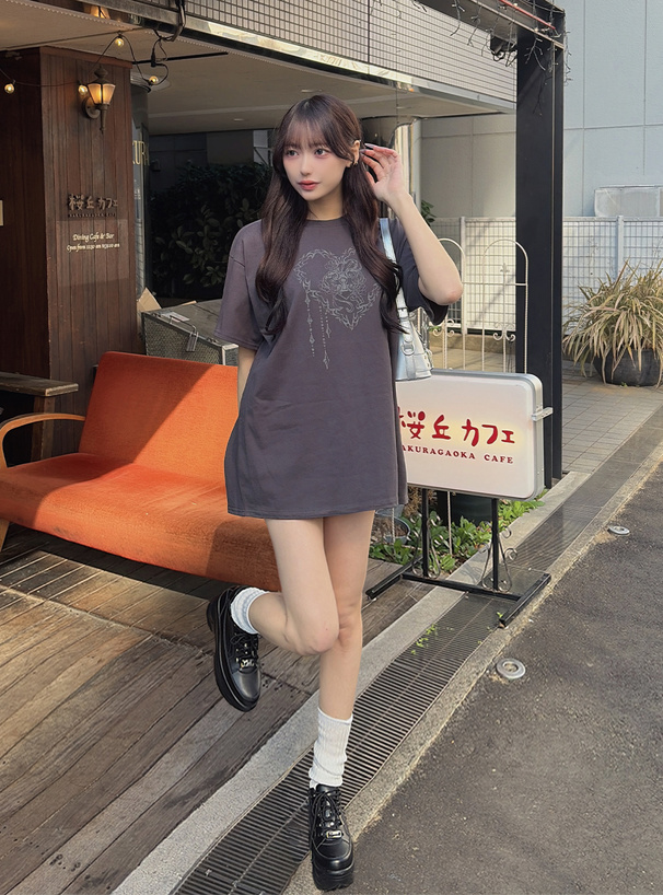 グラフィックプリントTシャツ