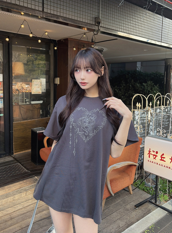 グラフィックプリントTシャツ