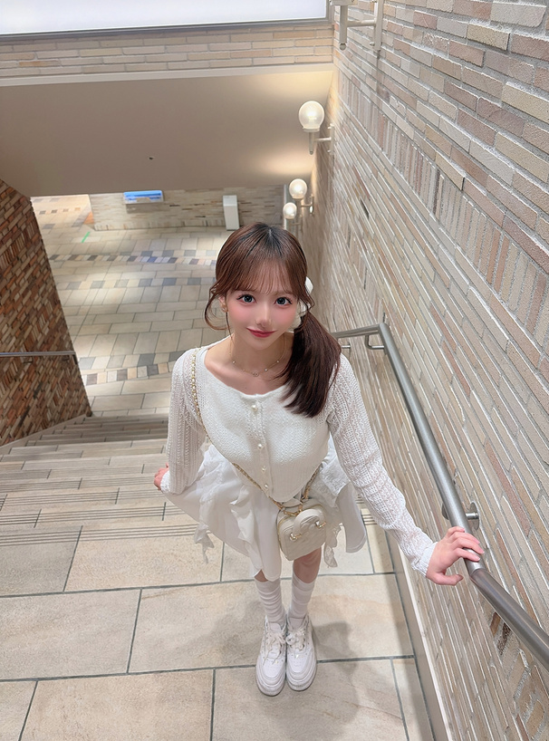 パールボタン透かし編みニットカーディガン