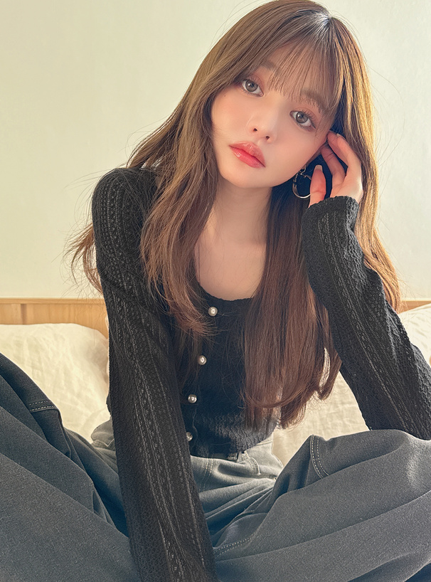 パールボタン透かし編みニットカーディガン