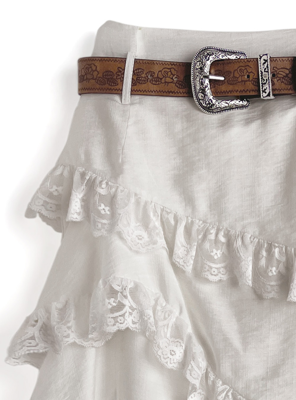 ILLIT アイリット BEB インパン裏地・ベルト付きアシンメトリーレースティアードスカート