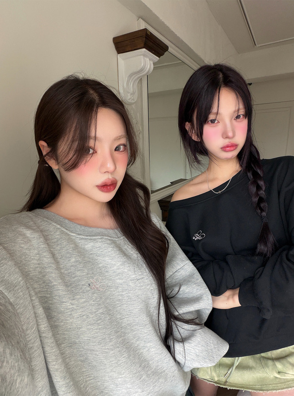 ロゴ刺繍ラインストーンオフショルダースウェットトップス