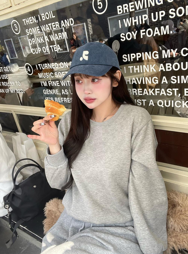 ショート丈スウェットトップス