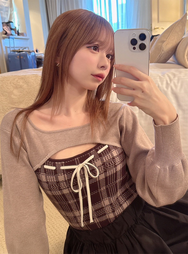 オフショルダーリボンチェックニットトップス