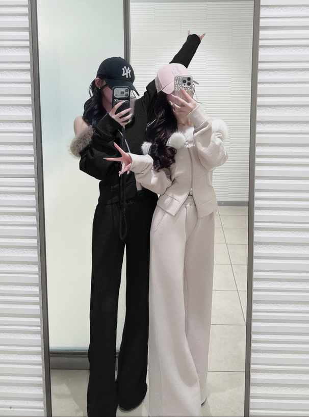 ファーオフショルダーパーカー×ワイドパンツスウェットセットアップ