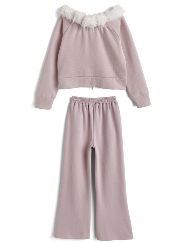 ファーオフショルダーパーカー×ワイドパンツスウェットセットアップ