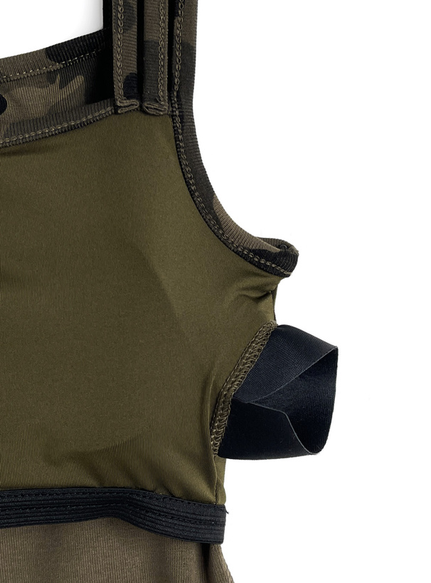 カップ付きカモフラージュ柄ラインストーンロゴアシメタンクトップ