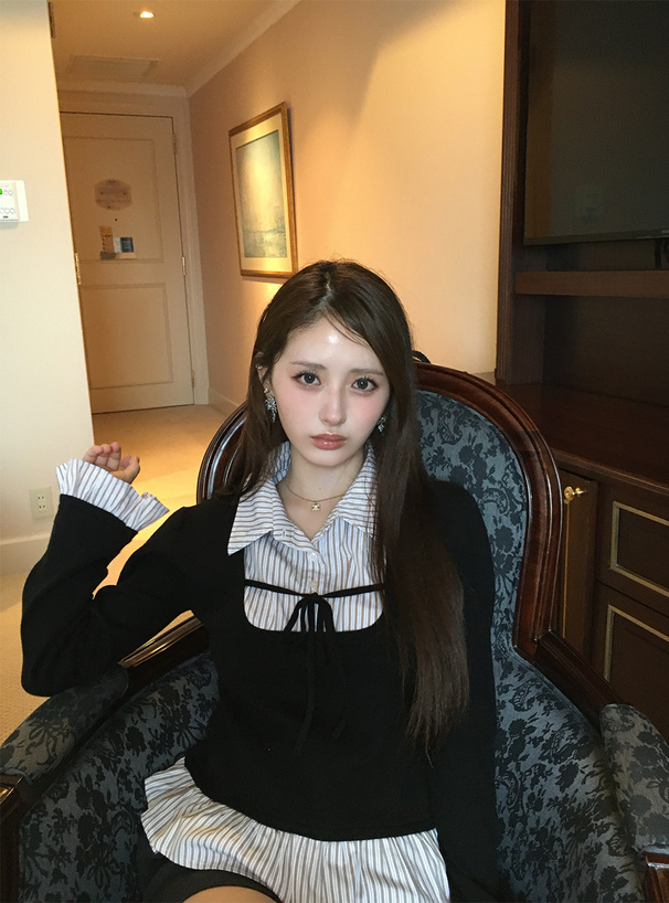 ストライプ柄シャツレイヤード風リボンニットトップス