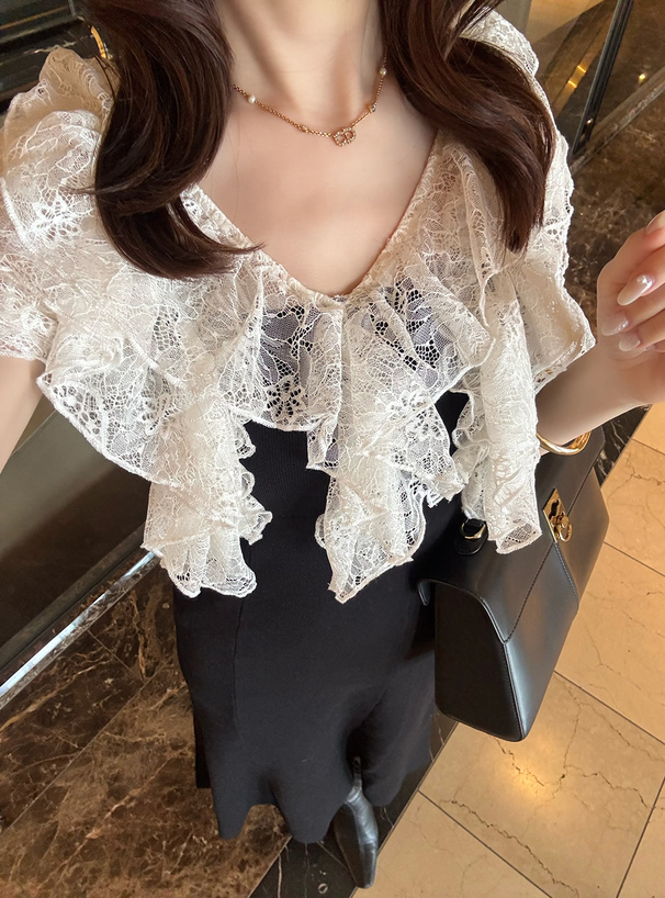 レースフリルノースリーブニットワンピース