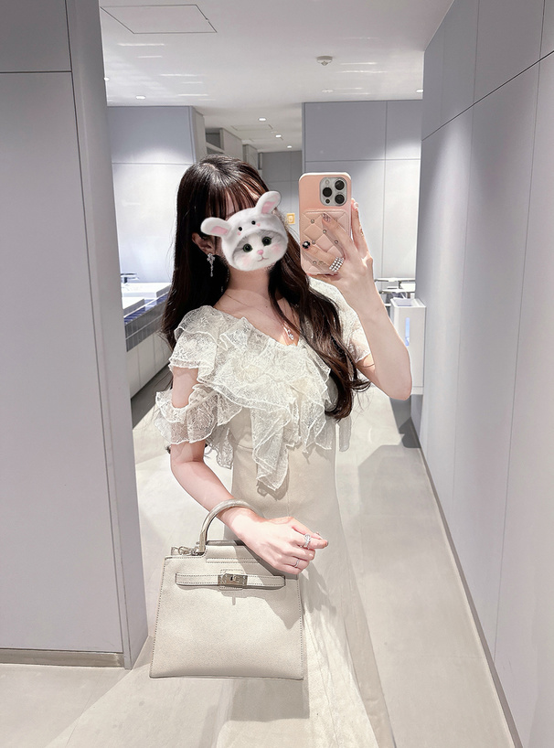 レースフリルノースリーブニットワンピース