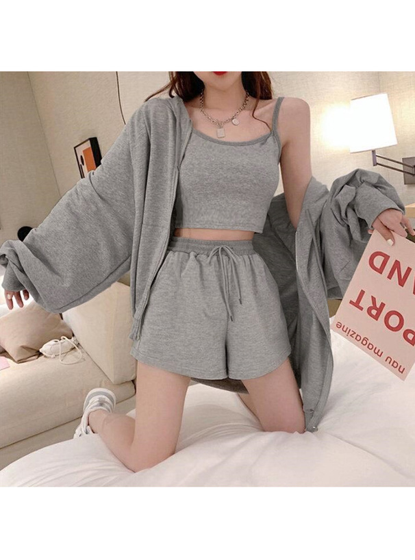 キャミソール×ダブルジップパーカー×ショートパンツスウェットセットアップ
