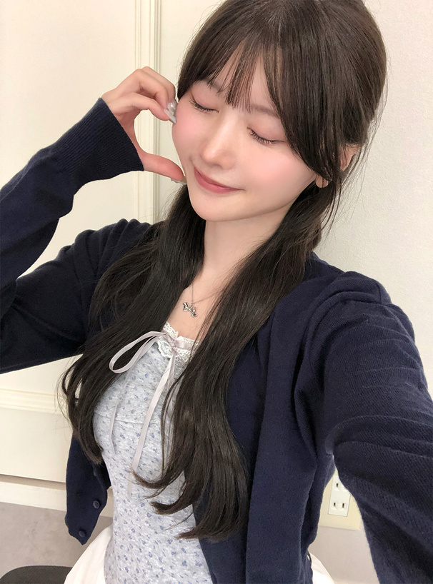 Vネックニットカーディガン