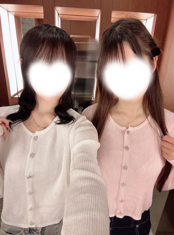 ビジューボタンシアーニットカーディガン