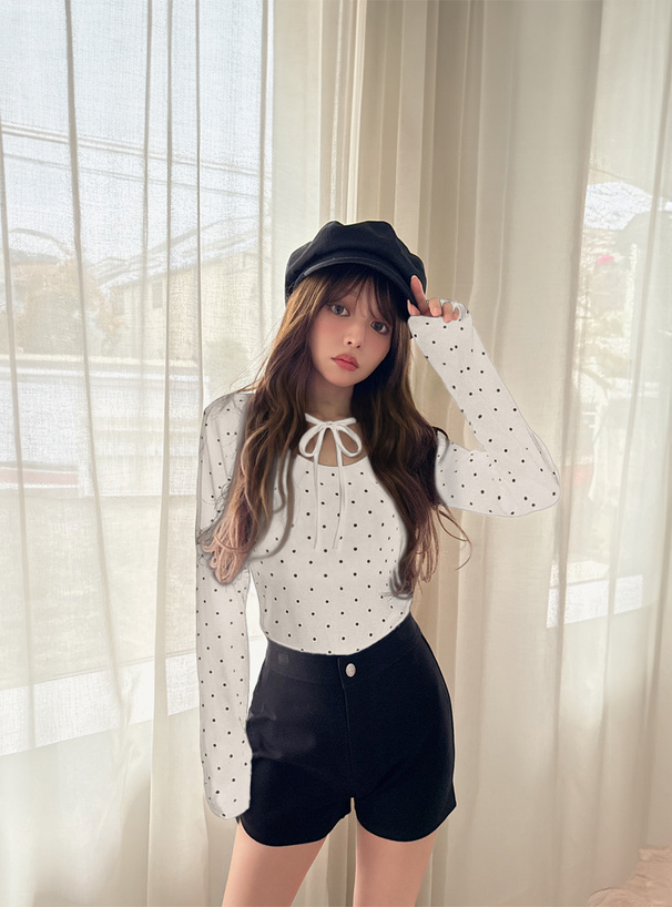 ドット柄ネックリボントップス