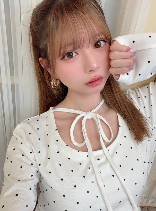 ドット柄ネックリボントップス