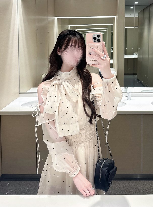 ドット柄ショルダーオープンアメスリロングワンピース