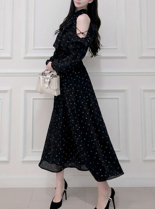 ドット柄ショルダーオープンアメスリロングワンピース