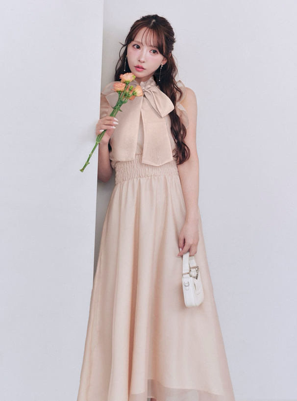 三上悠亜 シアーアメスリロングワンピース