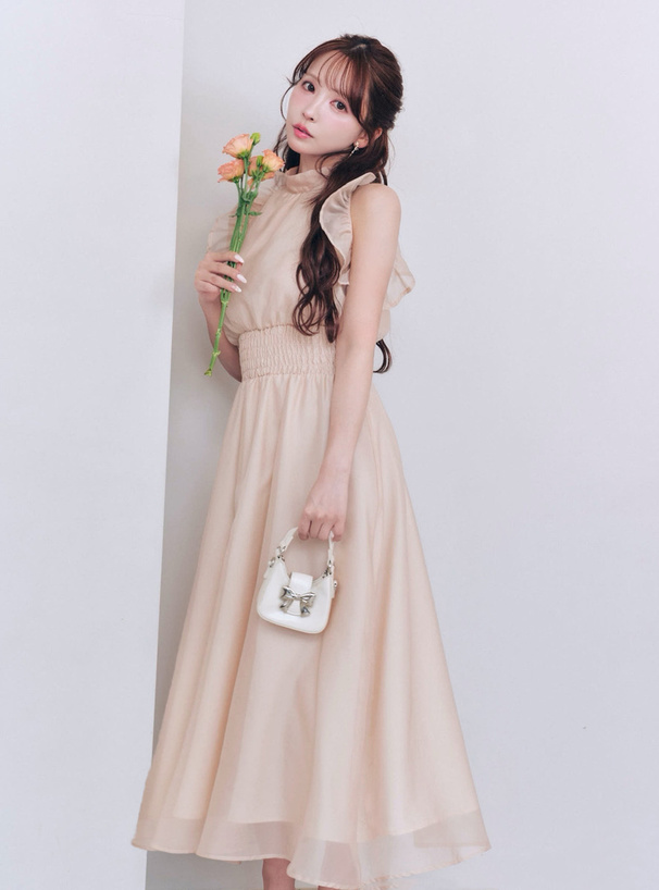 三上悠亜 シアーアメスリロングワンピース