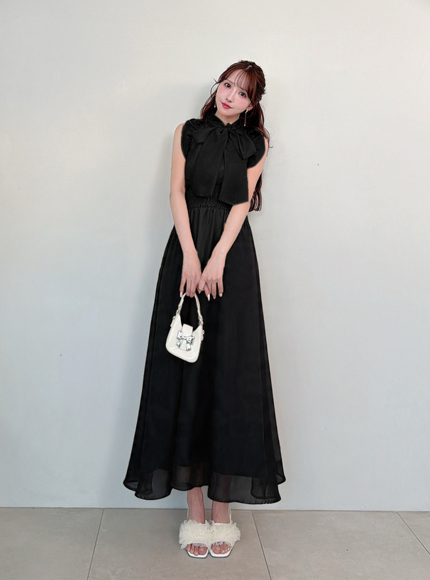 三上悠亜 シアーアメスリロングワンピース