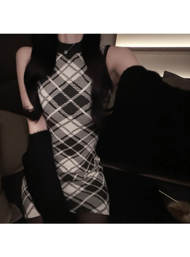 チェック柄ノースリーブニットタイトミニワンピース